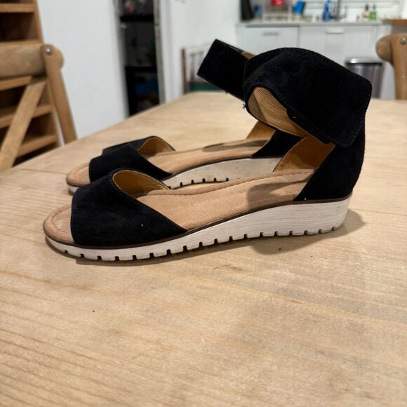 Gabor Suede Velcro Wedge Size 7.5 - Picture 3 of 4